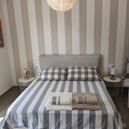 Rossetto E Cocciolato - Stanza Indipendente Con Bagno Privato A 3*