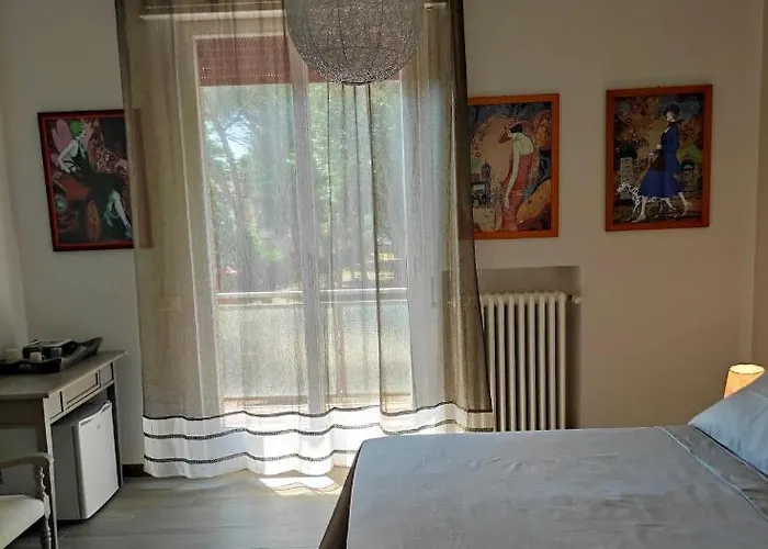 Rossetto E Cocciolato - Stanza Indipendente Con Bagno Privato A 게스트하우스 3*